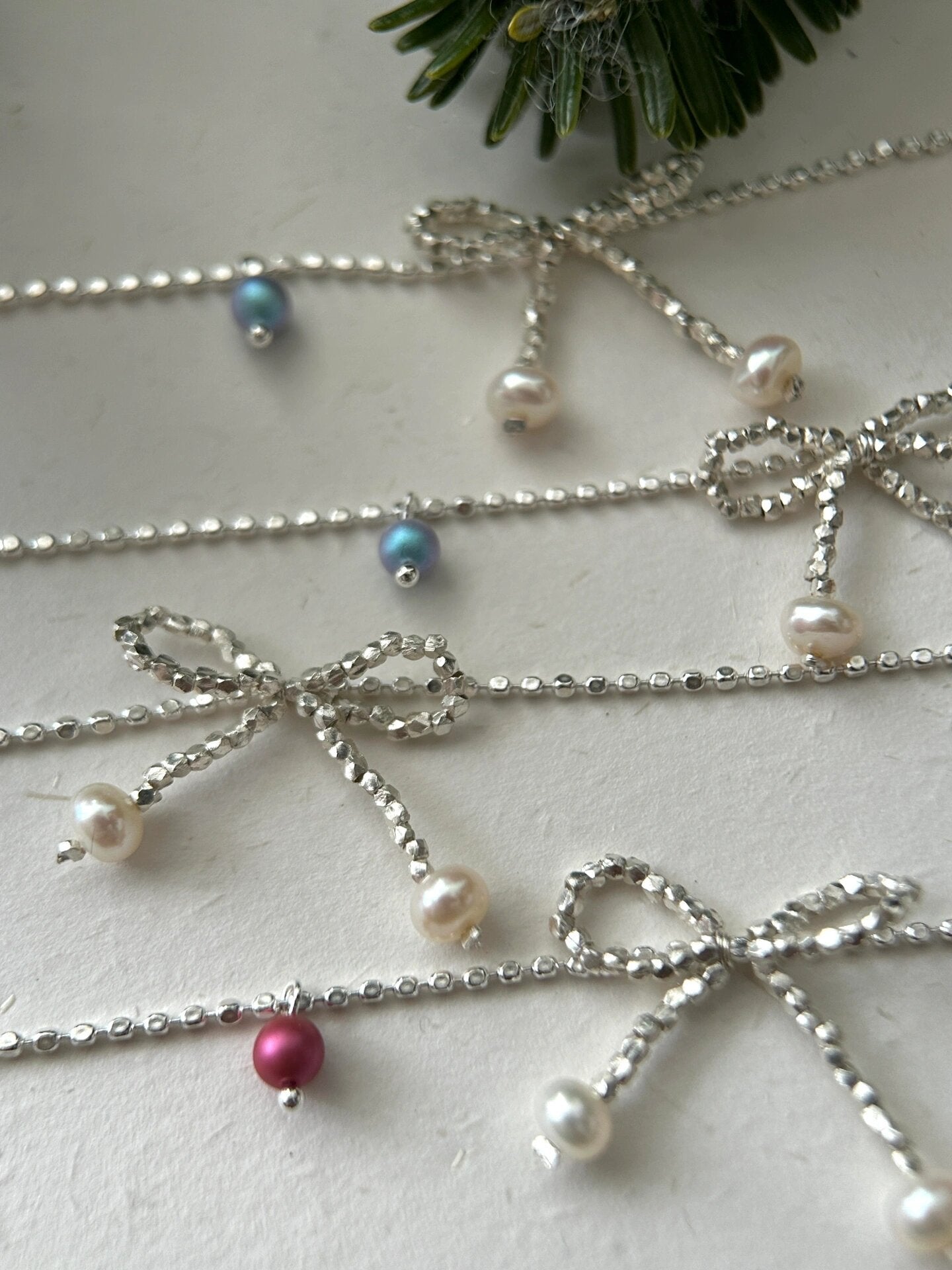 Bow Pearl Necklace