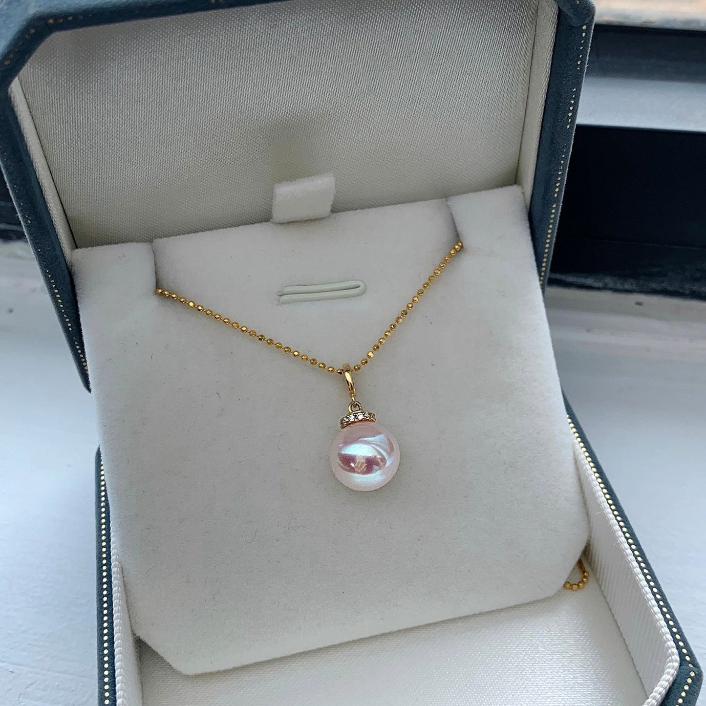 Pearlescent Intense Pink Pearl Necklace